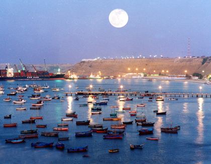Bahía de Paita de noche